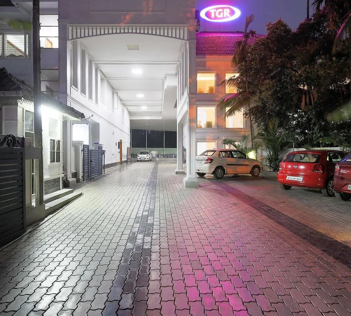 Treebo Tgr Suites Kochi
