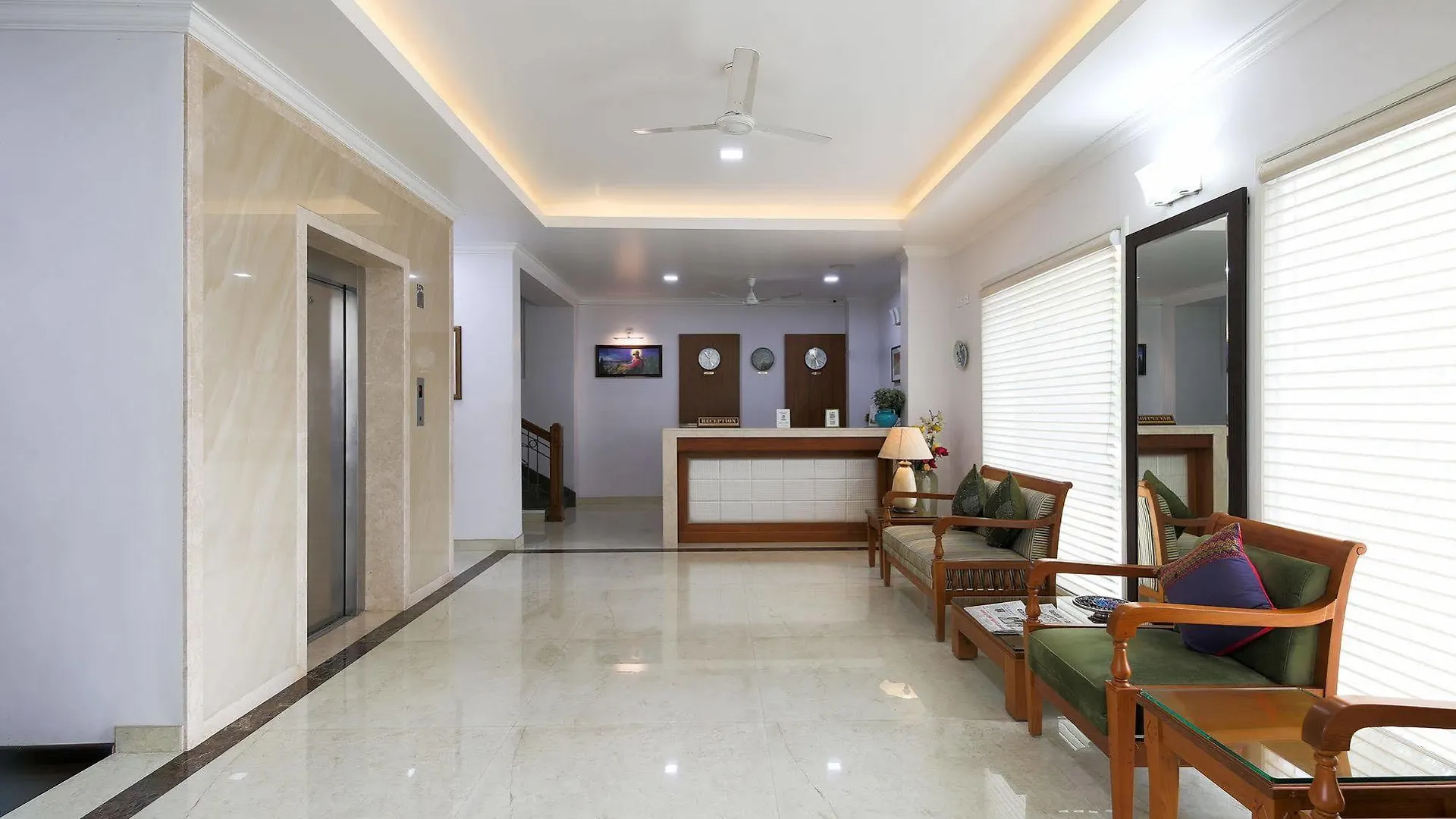 Treebo Tgr Suites Kochi 3*,