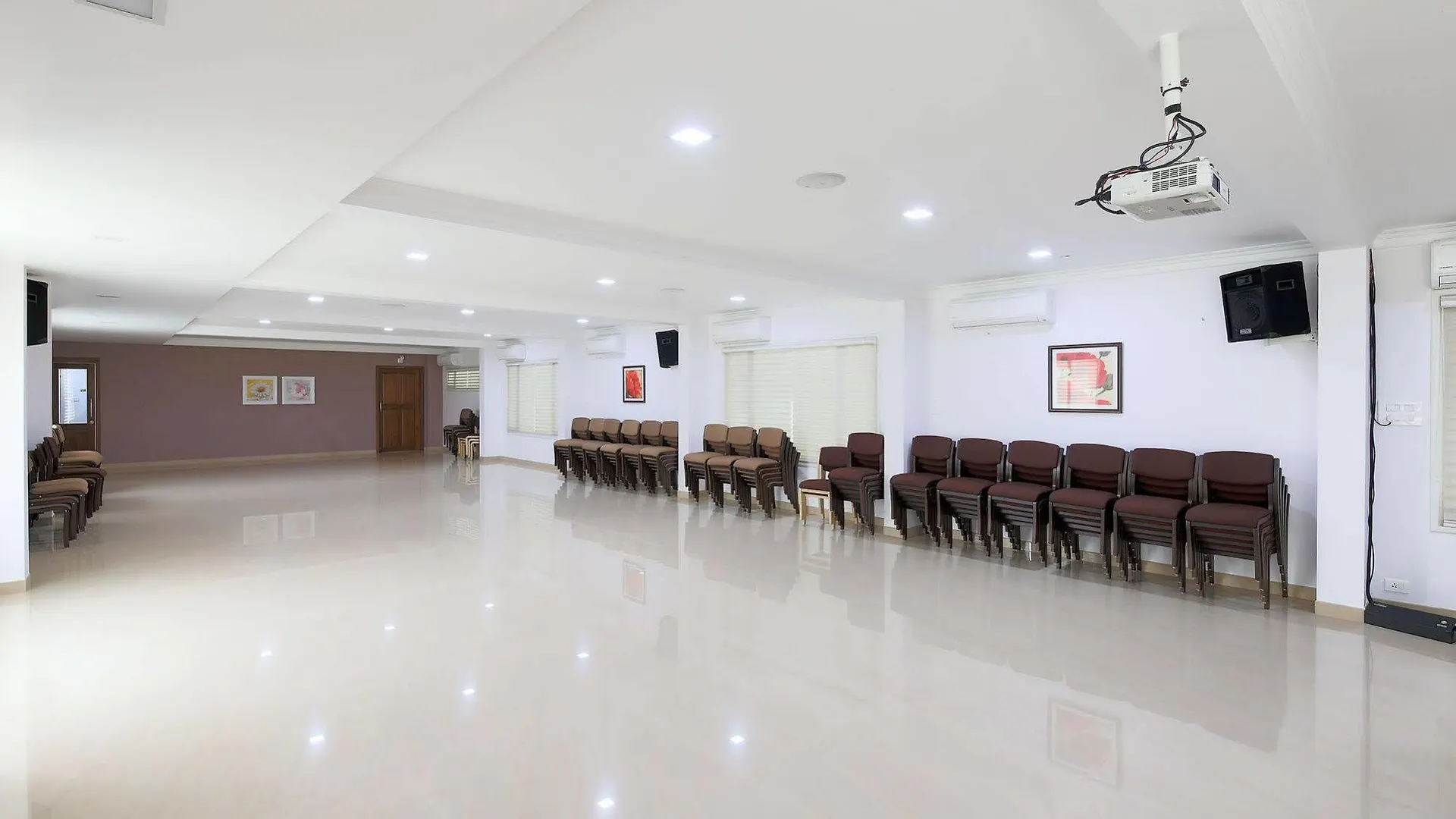 Treebo Tgr Suites Kochi