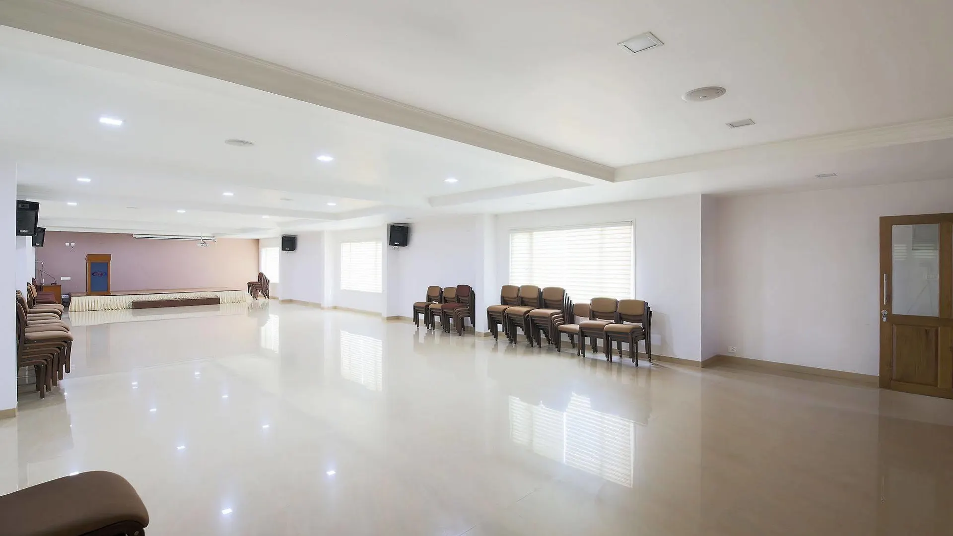 Treebo Tgr Suites Kochi India