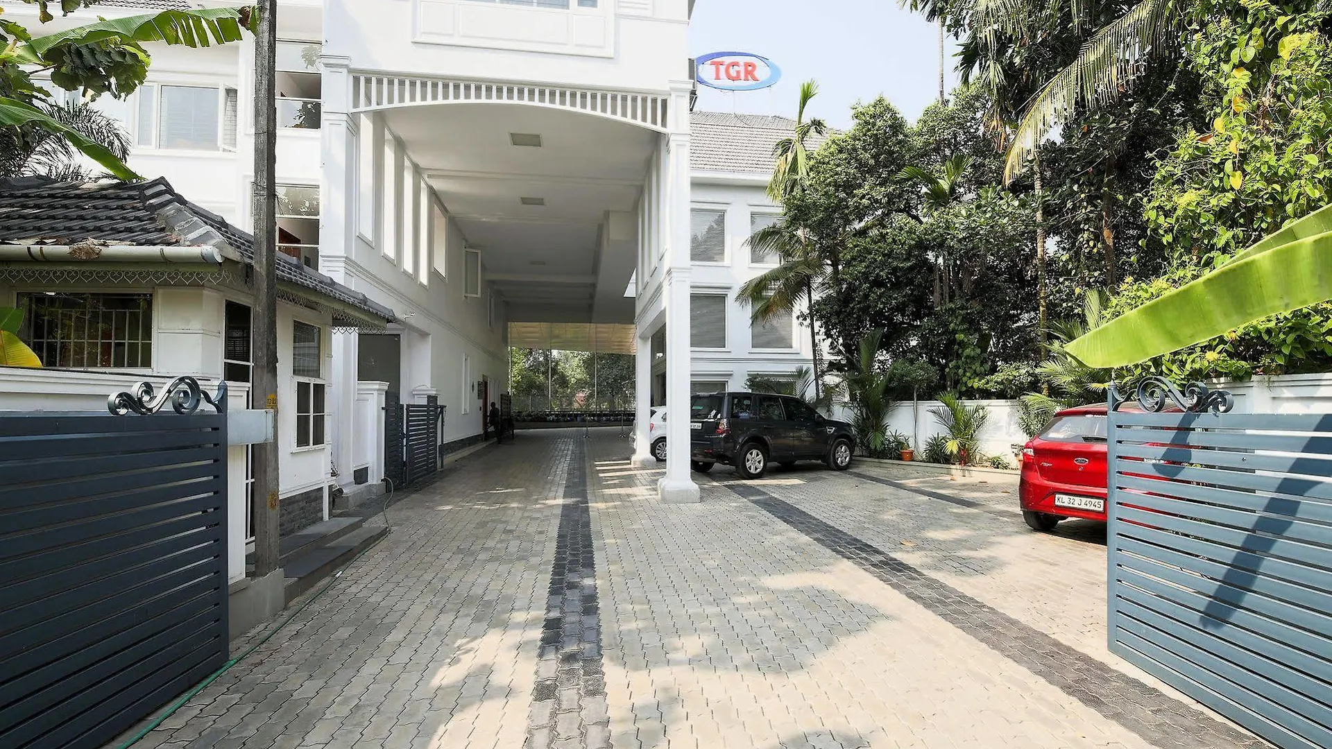 Hotel Treebo Tgr Suites Kochi